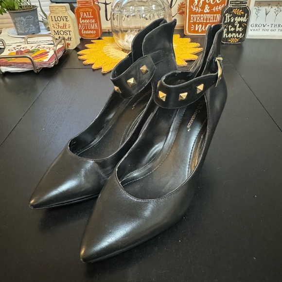 Bcbg heels - Picture 1 of 6